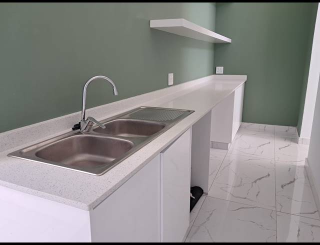 4 BEDROOM HOUSE FOR SALE IN PALM LAKES ESTATE